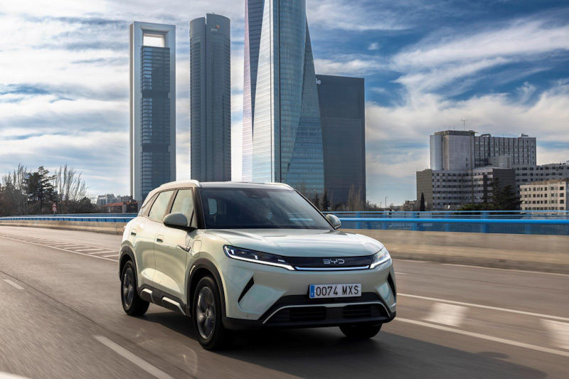 BYD, Küresel Yeni Enerjili ve Elektrikli Araç Pazarının Zirvesine Yerleşti