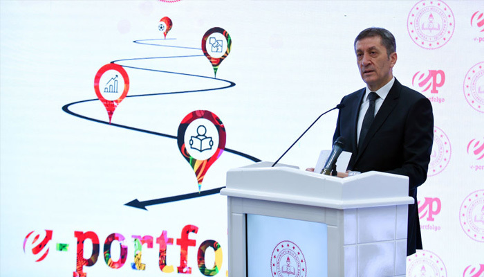 Bakan Selçuk açıkladı! Eğitimde e-Portfolyo dönemi!