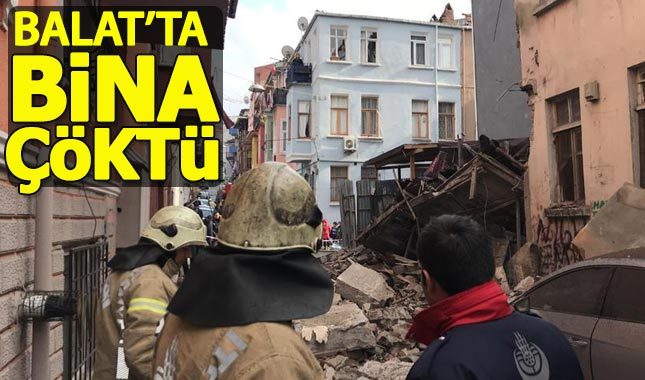 Balat'ta 3 katlı ahşap bina çöktü