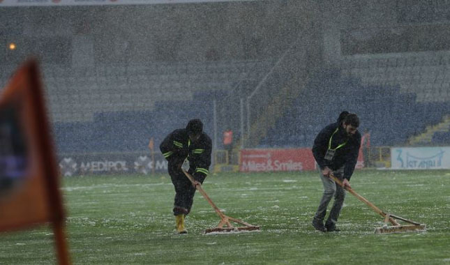 Başakşehir Bursaspor maçı ertelendi