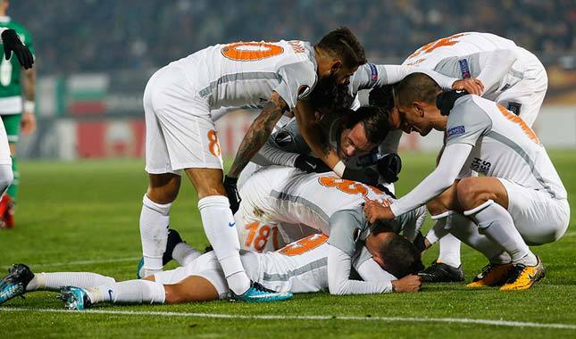 Başakşehir, Ludogorets'i yenip iddiasını sürdürdü (Ludogorets 1-2 Başakşehir Maç Özeti)