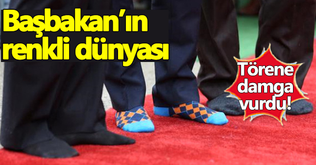 Başbakan'ın çorapları törene renk kattı