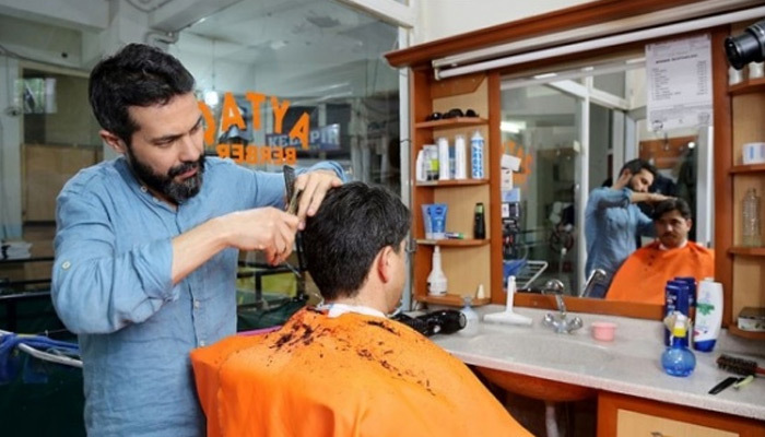 Berber , kuaför ve güzellik salonlarının açılacağı tarih