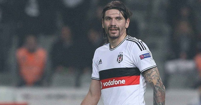 Beşiktaş, Ersan Gülüm'ü KAP'a bildirdi