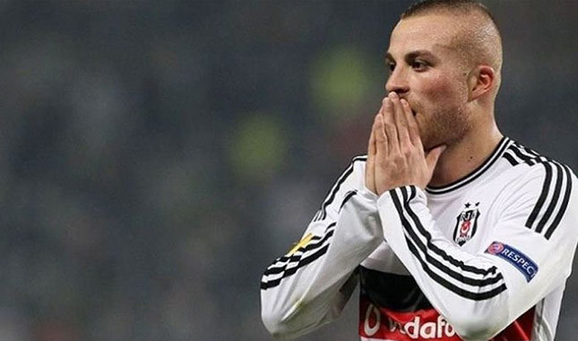 Beşiktaş'ın yıldızı sahalara dönüyor