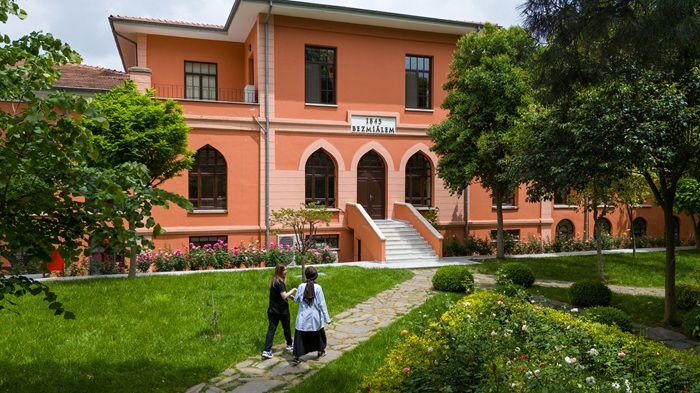Bezmiâlem'de Dev Organ Nakli Kongresi: Türkiye'nin İlkleri Öğrencilerle Buluşuyor