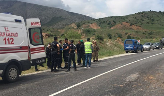 Bitlis'te polis aracı devrildi yaralılar var