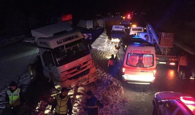 Bolu'da zincirleme trafik kazası: 4 yaralı