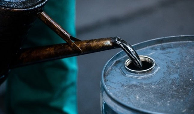 Brent petrolün düşüşü devam sürüyor