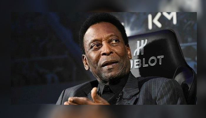 Brezilya'da Pele heykeli açıldı