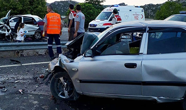 Bucak'ta feci trafik kazası: 4 ölü 