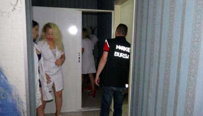 Bursa'da masaj salonlarına baskın