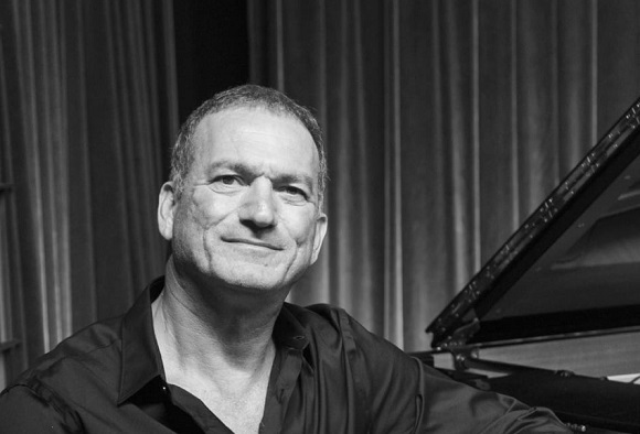 Cazın Usta İsmi Kerem Görsev, Jazz & Tapas Vol. 33 İçin Arcadia Bağları'nda