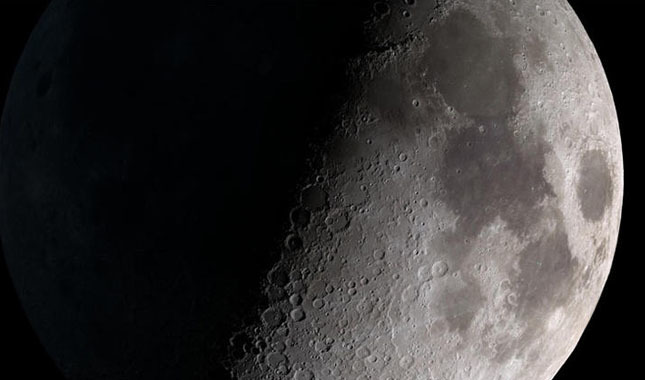 Çin Ayın karanlık yüzüne ulaşıyor