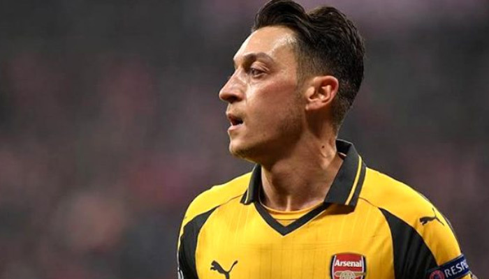 Çin'den skandal hamle! Mesut Özil'e yasak!