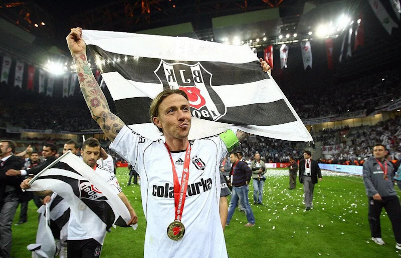 Cola Turka, Beşiktaş'a “Efsane Sponsor” olarak geri dönüyor