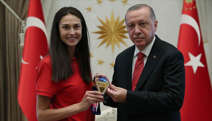 Cumhurbaşkanı Erdoğan milli sporcu Yaman'ı kabul etti