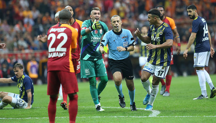 Cüneyt Çakır kariyerinde unutmadığı maçı açıkladı