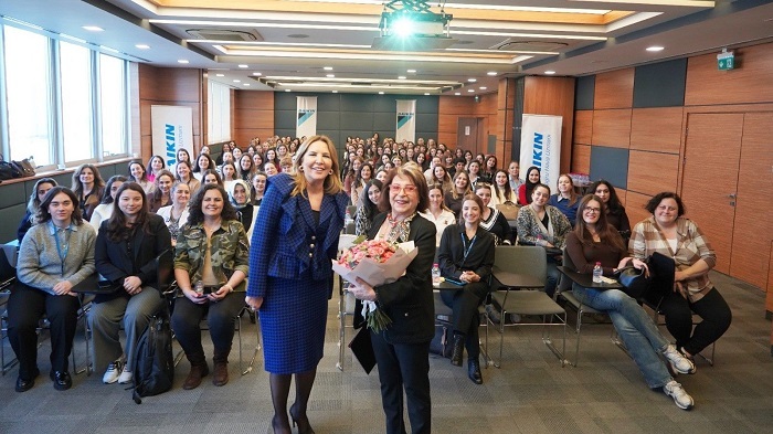 Daikin Türkiye'de Gülseren Budayıcıoğlu ile ilham veren 8 Mart buluşması