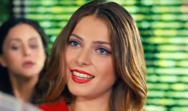 Darısı Başımıza Nur (İlay Erkök) kimdir nereli kaç yaşında instagram