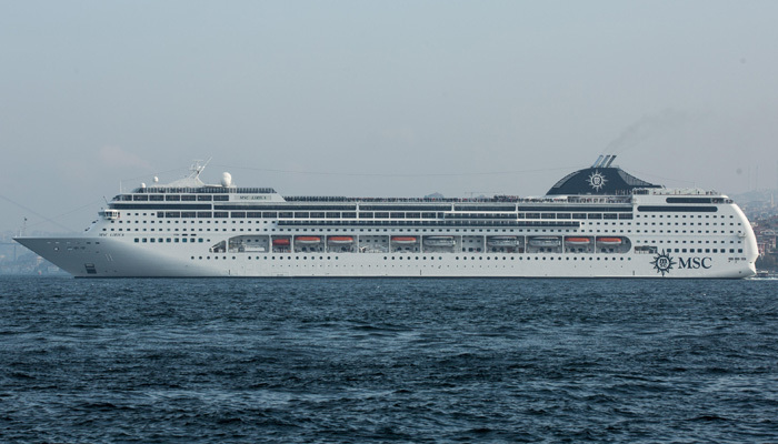 Dev kruvaziyer İstanbul'a 2 bin turist getirdi