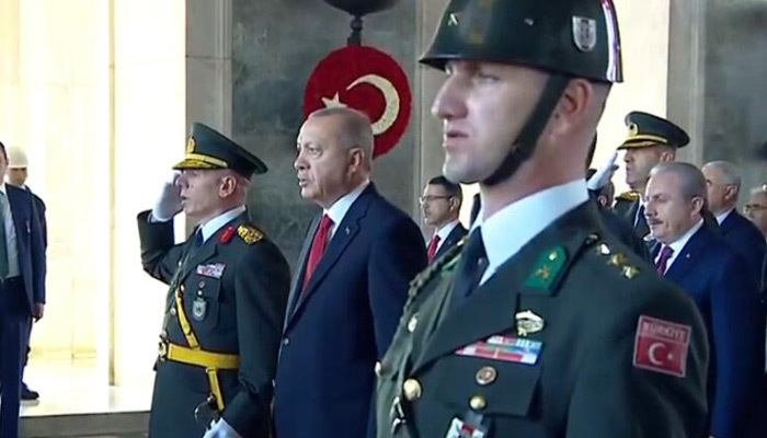 Devlet büyükleri Ata'nın huzurunda!