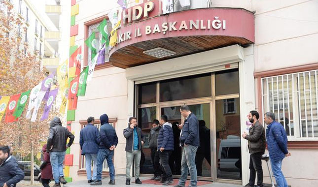 Diyarbakır HDP İl Başkanlığı'na operasyon