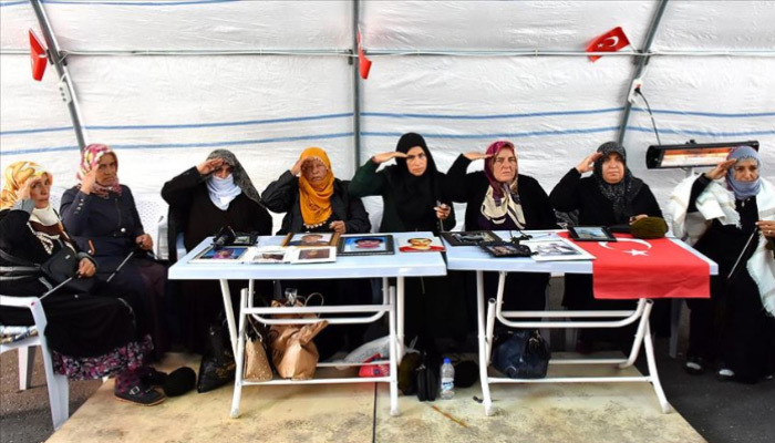 Diyarbakır annelerinden Mehmeçiğe hediye