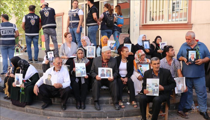 Diyarbakır annelerine İranlı 5 aile katıldı!