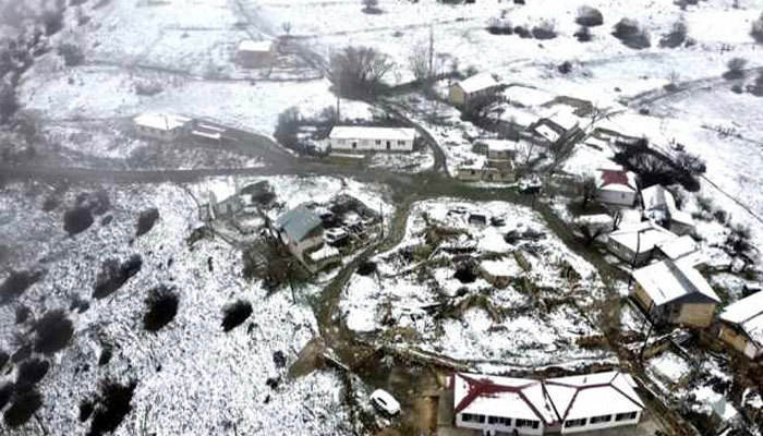 Doğu Anadolu'da mayıs ayında lapa lapa kar yağıyor