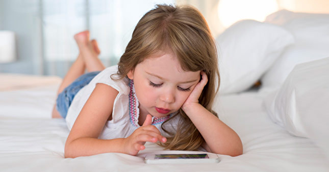 Dokunmatik ekran çocukları uykusuz bırakıyor