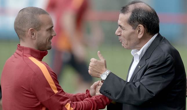 Dursun Özbek'ten Sneijder açıklaması