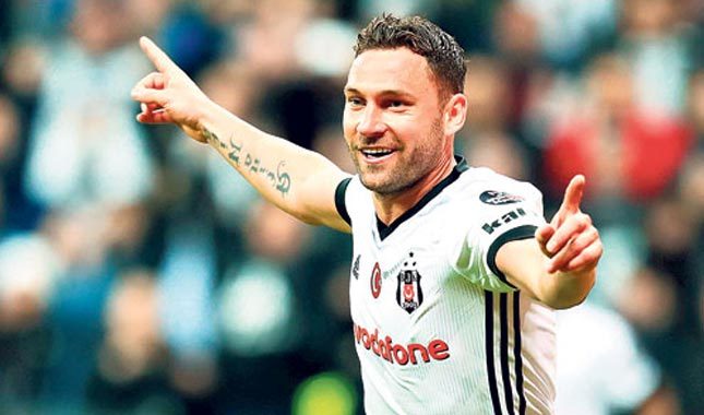 Dusko Tosic Beşiktaş'a veda ediyor