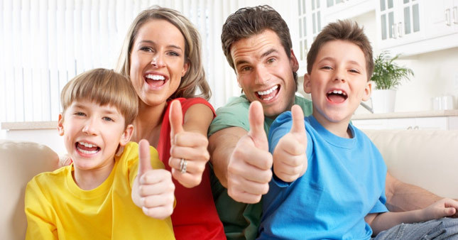 Ebeveynleriyle iletişim kuran çocuklar daha mutlu ve başarılı