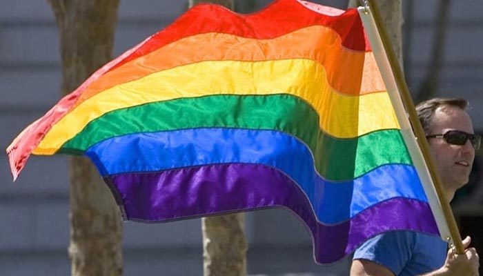 Ekvador eşcinsel evliliğe izin verdi