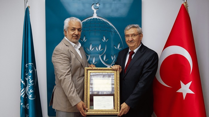 Emekli Büyükelçi Fikret Özer, Ümmet Vakfı Mütevelli Heyeti Başkanı Oldu