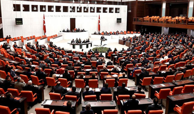 Emeklilikte yaşa takılanlar son dakika gelişmesi EYT açıklama meclisten geçti mi