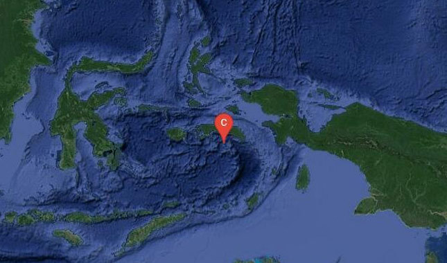 Endonezya'da şiddetli deprem! Tsunami alarmı verildi
