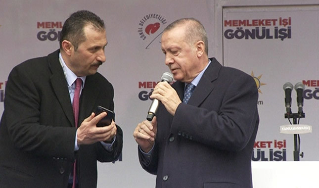 Erdoğan, mitinge telefon çalınca ara verdi