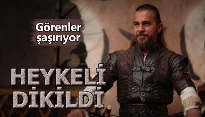 Ertuğrul Gazi diye Engin Altan Düzyatan'ın heykelinin dikilmesi