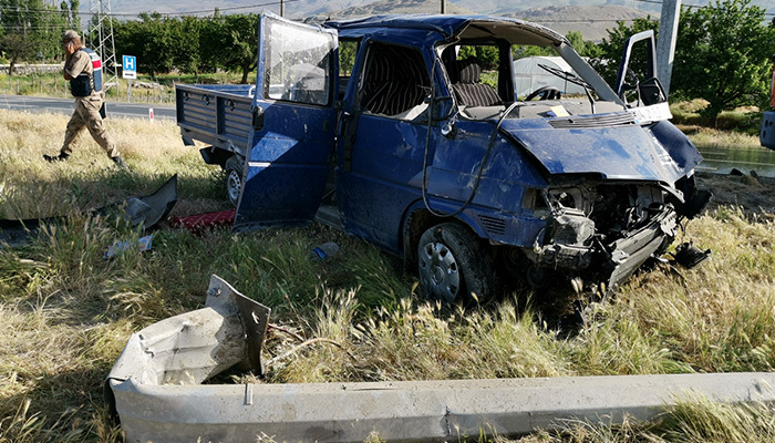Erzincan'da yaralanmalı trafik kazası