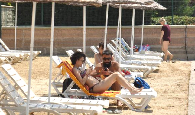Eskişehir'de yapay plaj sezonu açıldı