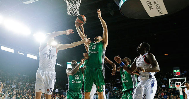 Euroleague'de Türk derbisi Anadolu Efes'in