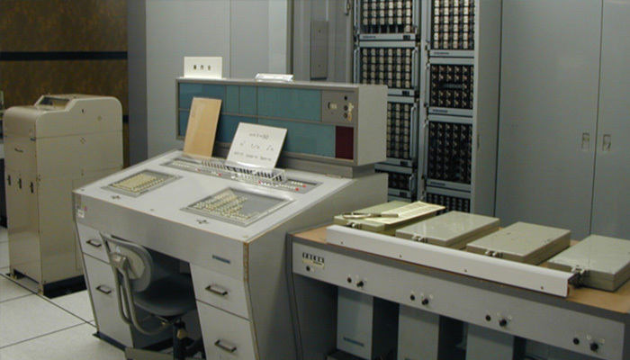 FACOM128 bilgisayarı 63 yıldır çalışıyor