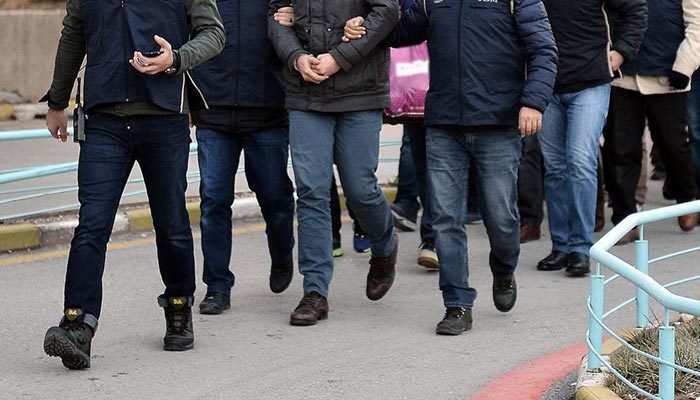 FETÖ'nün 'mahrem imamlarına' operasyon