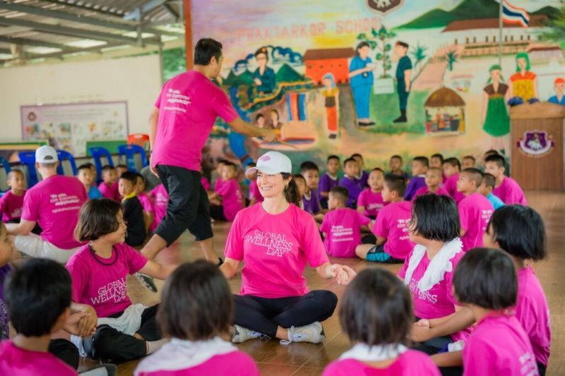 Fatih Sultan Mehmet Köprüsü Global Wellness Day'in 14. Yılı için Magenta'ya Büründü!