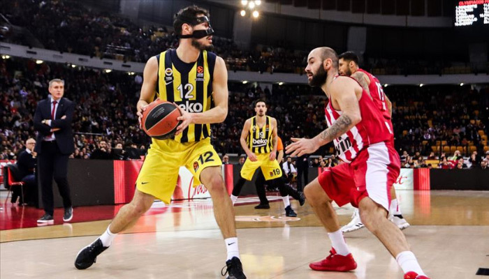 Fenerbahçe Olympiakos'u rahat geçti!