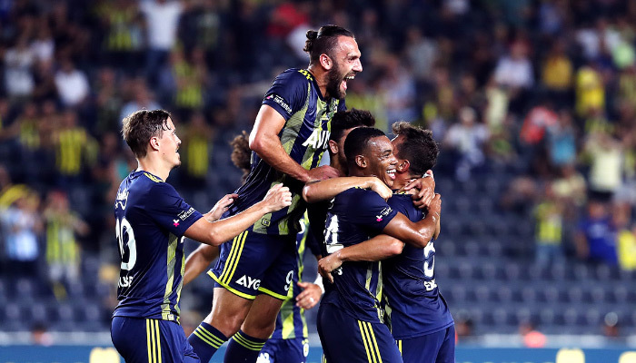Fenerbahçe'de şok! Yıldız isim derbide oynamacak