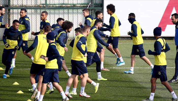 Fenerbahçe'nin Sivasspor kafilesi açıklandı