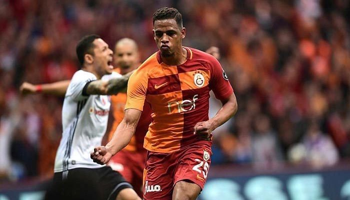 Fernando Reges resmen Sevilla'da